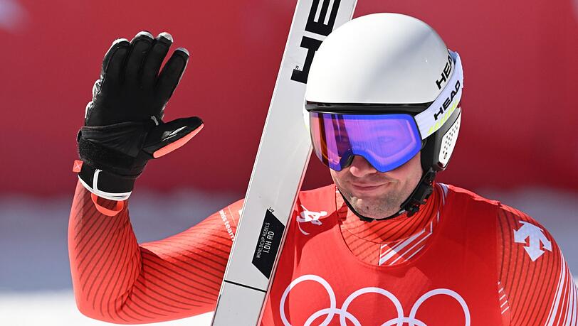 Der Schweizer Beat Feuz jubelt im Ziel.