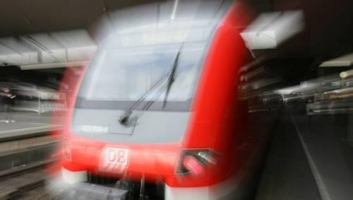 Flott, flott: Die Chancen für eine Express-S-Bahn werden derzeit im Verkehrsministerium untersucht. Flott, flott: Die Chancen für eine Express-S-Bahn werden derzeit im Verkehrsministerium untersucht.