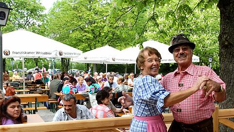 Tanz bei Live-Musik: Das ist das Markenzeichen vom Hopfengarten im Westpark.