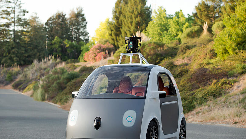 Auch das autonom fahrende Google-Auto ist immer wieder in Unfälle verwickelt – aber laut seiner Entwickler waren immer die anderen Schuld. Auch das autonom fahrende Google-Auto ist immer wieder in Unfälle verwickelt – aber laut seiner Entwickler waren immer die anderen Schuld.