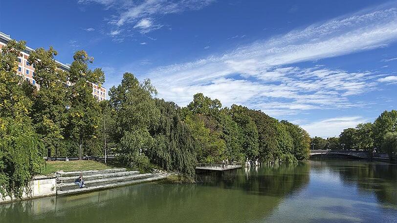 Isarbalkone mit Stufen am Fluss &ndash; so könnte es beim Patentamt aussehen.