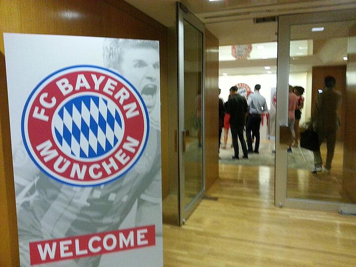 Der FC Bayern in New York: Im 21. Stock eines Wolkenkratzers wurde am Donnerstagnachmittag mit 120 Gästen die Eröffnung der US-Zweigstelle gefeiert.