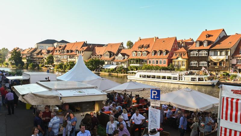 Blick auf das Gelände der "Sandkerwa" in Bamberg. Foto: Nicolas Armer Blick auf das Gelände der "Sandkerwa" in Bamberg. Foto: Nicolas Armer