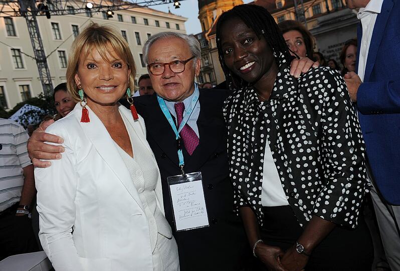 Uschi Glas, Dr. Hubert Burda und Auma Obama.