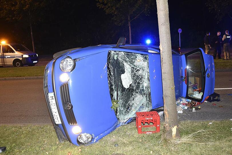 Ein Blechschaden und eine verletzte Person sind die Bilanz eines Unfalls auf der Lerchenauer Straße.