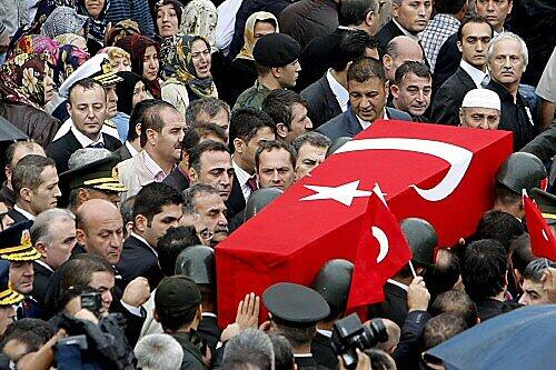In Istanbul wird ein türkischer Soldat beerdigt
