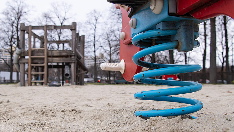 Vor allem in den zentralen Stadtbezirken gibt es wenige Spielplätze für Kinder. (Symbolbild)