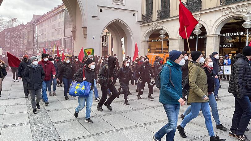 Der sogenannte Schwarze Block am Karlstor.