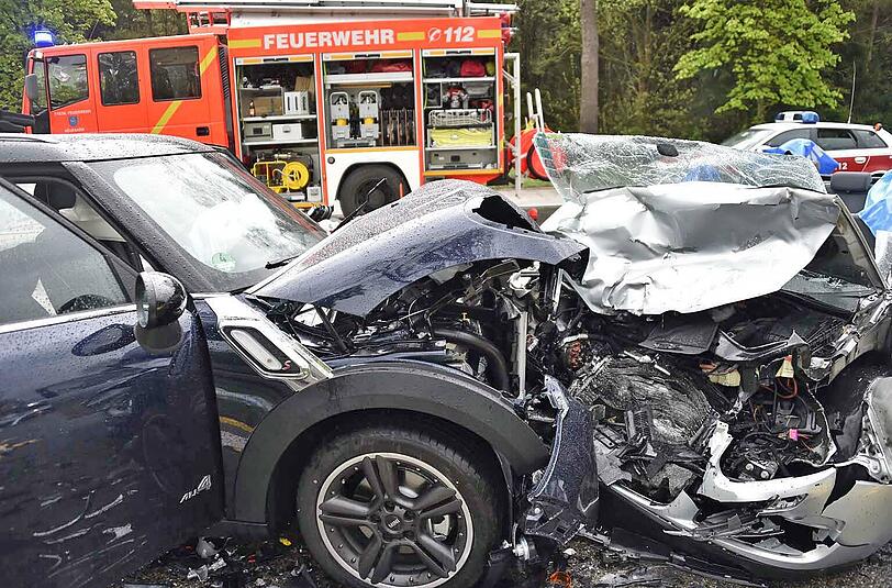 Schwerer Unfall auf der A95 zwischen Fürstenried und Starnberg. Die Autobahn war mehrere Stunden gesperrt.