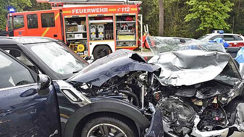 Schwerer Unfall auf der A95 zwischen Fürstenried und Starnberg. Die Autobahn war mehrere Stunden gesperrt.