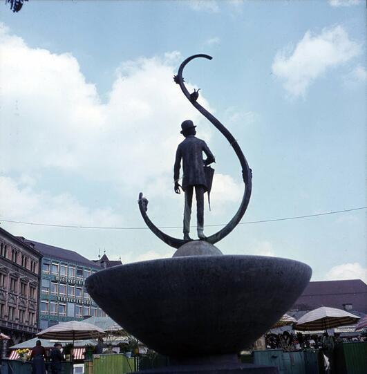 Der Karl-Valentin-Brunnen am Viktualienmarkt.