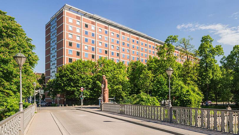 Der Hauptsitz des Patentamts an der Boschbrücke. Der Hauptsitz des Patentamts an der Boschbrücke.