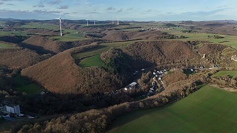 Die Leiche wurde in einem Waldst&uuml;ck bei Monreal entdeckt. (Archivbild)