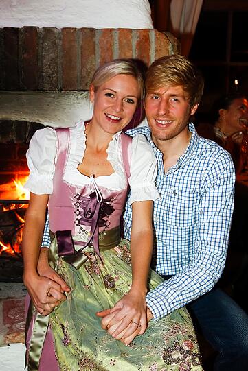 Entertainer Maxi Arland mit seiner Frau Andrea beim Tiroler Abend im Dorfstadl in Kühtai.