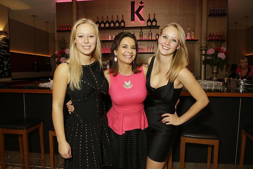 Gitta Saxx mit Sara und Laura Sachsenhauser.
