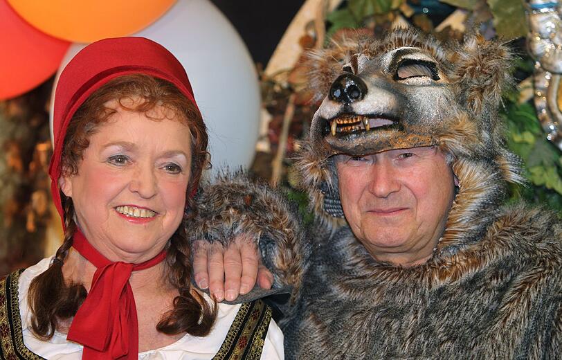 2012: Der ehemalige bayerische Ministerpräsident Günther Beckstein als Wolf und seine Frau Marga als Rotkäppchen.