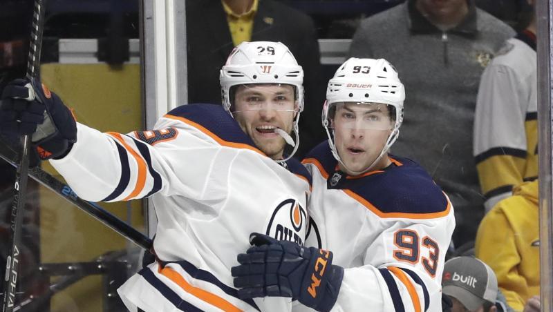 Leon Draisaitl (l) will mit den Edmonton Oilers den Stanley Cup gewinnen. Leon Draisaitl (l) will mit den Edmonton Oilers den Stanley Cup gewinnen.
