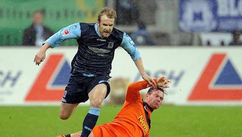 Daniel Bierofka (links).