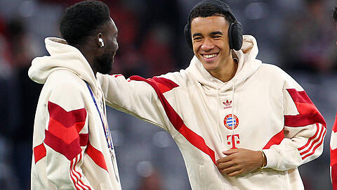 In den letzten Partien zeigte sich Alphonso Davies (l.) formverbessert. Spielt er sich wie Kumpel Jamal Musiala (l.) wieder ins Rampenlicht?