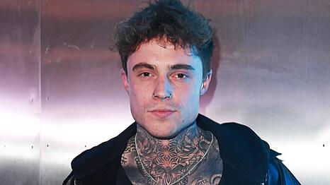 "GNTM"-Model Samuel Dohmen meldet sich aus dem Krankenhaus.