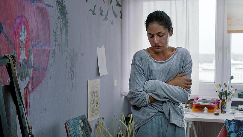 Verdrängte Erinnerungen kommen bei Nasrin (Soma Pysall) wieder hoch Verdrängte Erinnerungen kommen bei Nasrin (Soma Pysall) wieder hoch