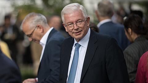 Der frühere CDU-Politiker Roland Koch vermittelt im Tarifkonflikt für den öffentlichen Dienst. (Archivbild)