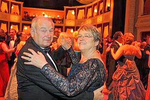 Ministerpräsident a.D. Günther Beckstein und seine Gattin Marga lieben den Nürnberger Ball - und verleihen ihm etwas Polit-Prominenz.