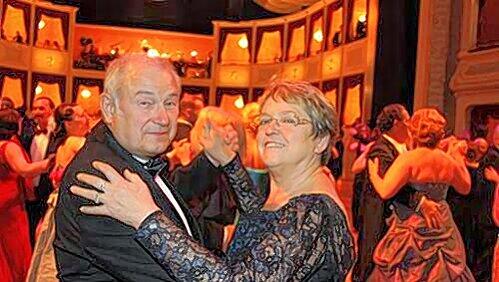 Ministerpräsident a.D. Günther Beckstein und seine Gattin Marga lieben den Nürnberger Ball - und verleihen ihm etwas Polit-Prominenz.