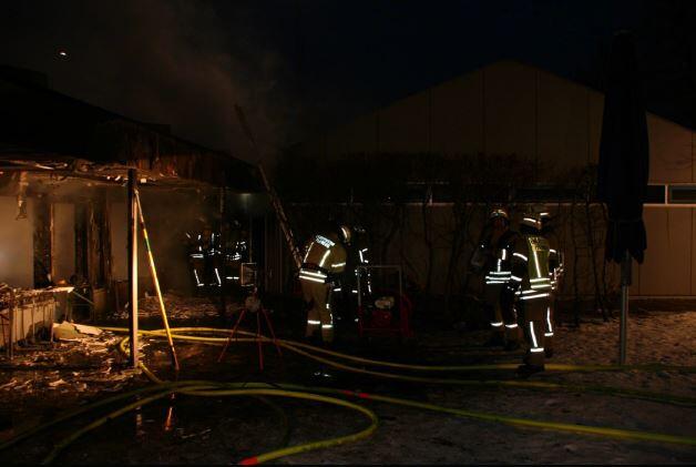 Ein Großbrand zerstörte in der Nacht zum Donnerstag große Teile eines Kindergartens.