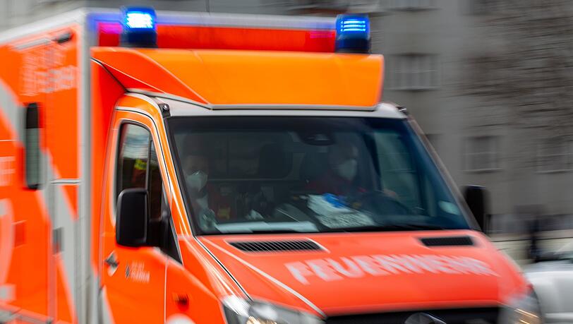 Erneut wurde in München ein Radler schwer verletzt und musste ins Krankenhaus gebracht werden. (Symbolbild)