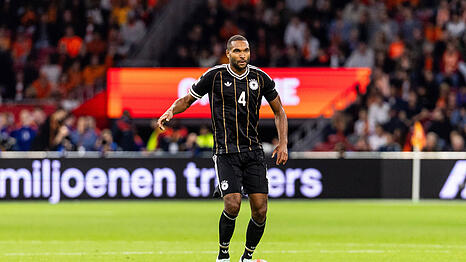 Gibt Florian Wirtz R&uuml;ckendeckung: Bayern-Verteidiger Jonathan Tah.