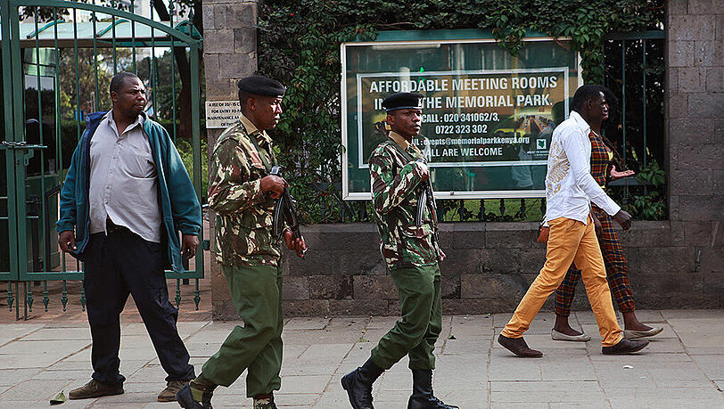 Vor dem Besuch von US-Präsident Obama hat die kenianische Polizei in Nairobi ihre Präsenz erhöht. Vor dem Besuch von US-Präsident Obama hat die kenianische Polizei in Nairobi ihre Präsenz erhöht.