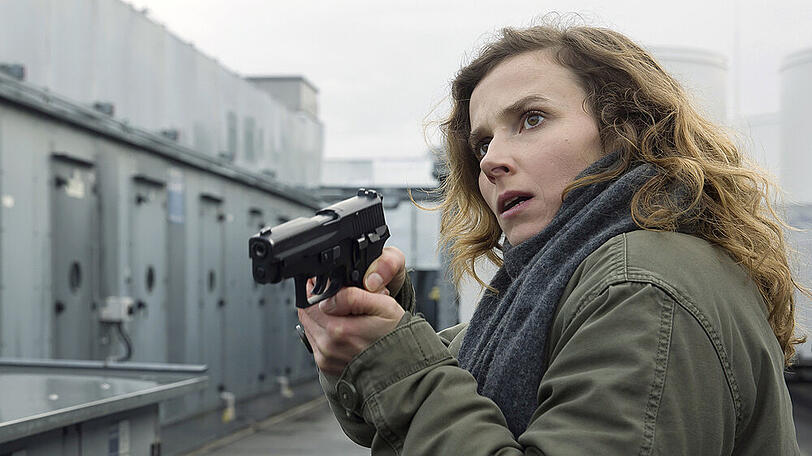 "Tatort: Nemesis": Karin Gorniak (Karin Hanczewski) arbeitet sich langsam auf ein Dach vor