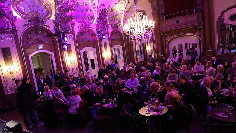 Der Silbersaal in Deutschen Theater beim „Ratschkartell“. Der Silbersaal in Deutschen Theater beim „Ratschkartell“.