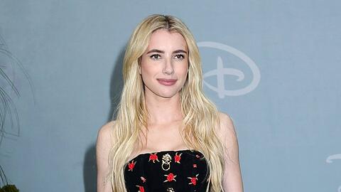 Emma Roberts hat sich auf ihrer Hochzeit unter anderem in Schwarz gezeigt.