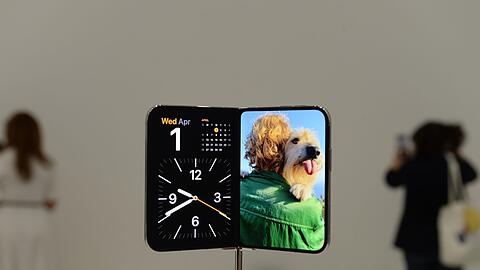 Auf dem iPhone Duo k&ouml;nnen zwei Apps nebeneinander laufen.