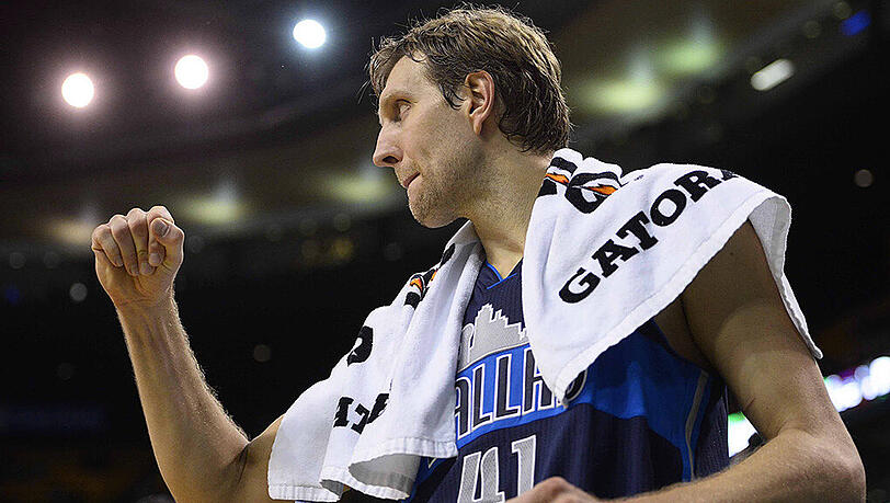 Dirk Nowitzki feierte mit den Dallas Mavericks den sechsten Sieg in Serie. Dirk Nowitzki feierte mit den Dallas Mavericks den sechsten Sieg in Serie.