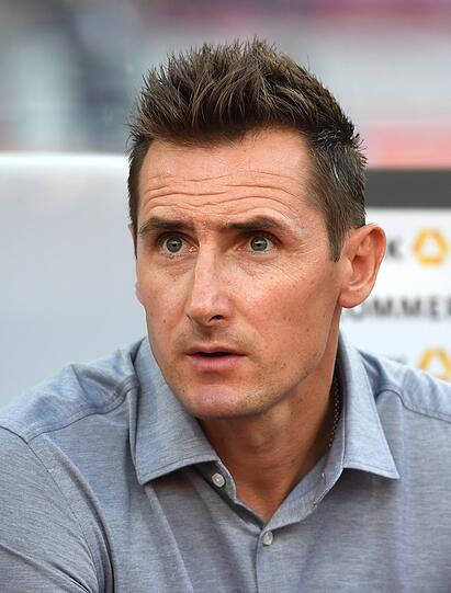 Aber auch er kommt nicht vom Fußball los und kehrte 2018 zu den Bayern zurück: als Trainer der U17-Mannschaft. Dort hat er einen Vertrag bis 2020.