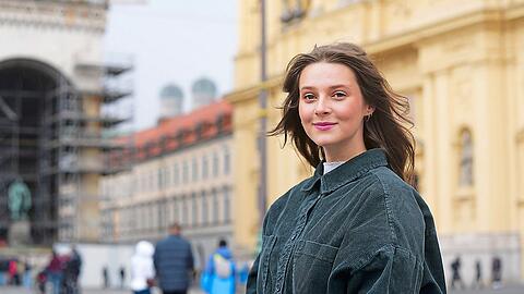 Etwa ein Jahrzehnt ist Schauspielerin Tamara Roming Dauerpatientin wegen Borreliose gewesen. Nach vielen Irrwegen fand sie Mittel und Methoden, mit der Krankheit umzugehen. Heute fühlt sie sich vorerst völlig gesund.