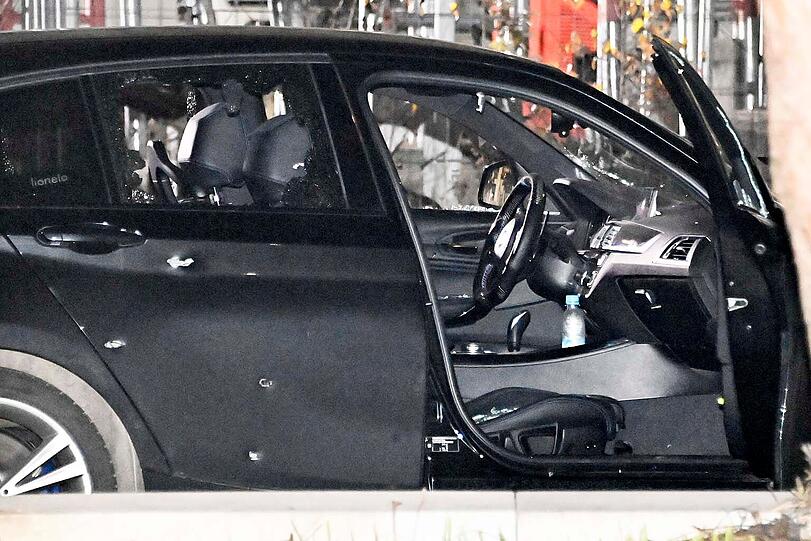 Constanze-Hallgarten-Straße in Obersendling: Bei einer Festnahme haben Beamte nach Polizeiangaben einen Verdächtigen angeschossen.