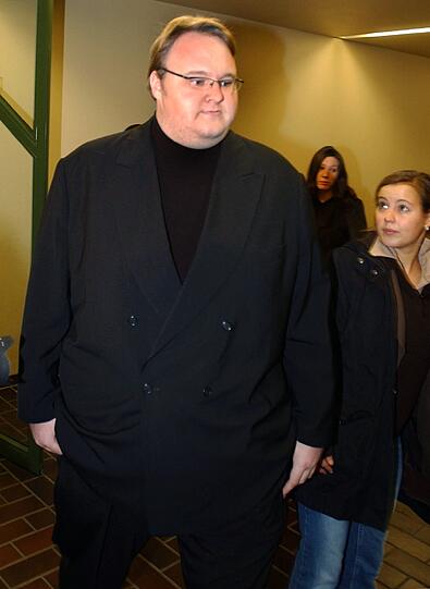 Schmitz hatte schon öfter Ärger mit der Justiz: Hier betritt er 2003 einen Gerichtssaal in München.