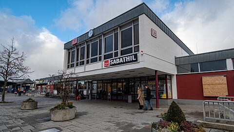 Der Bahnhof von Amberg: Vier junge Asylbewerber haben in der oberpfälzischen Stadt wahllos Passanten geschlagen und damit eine Debatte über Gewalt von Flüchtlingen ausgelöst.