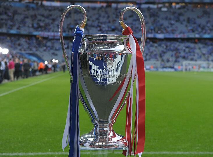 In München wusste man es schon lange: Der Champions-League-Pokal gehört nicht in englische Hände. Sicherheitskräfte von Cup-Sieger FC Chelsea haben die wertvolle Trophäe jetzt kaputt gemacht.