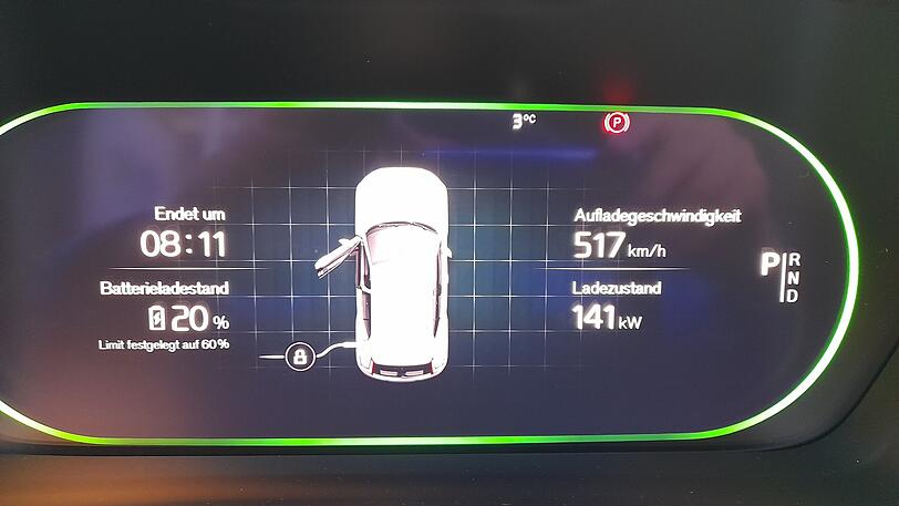 Mit knapp über 140 kW floss beim AZ-Test der Strom in den Akku des XC40 Recharge.