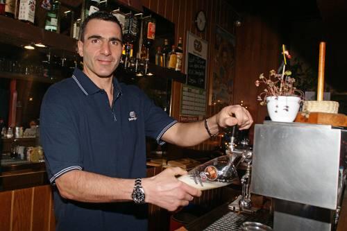 Wenn er den Titel holt, zapft er sich ein Sieger-Weißbier: Armin Dollinger, der um die EM boxt.