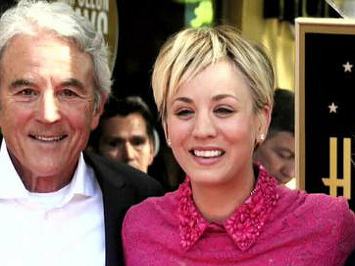 Kaley Cuoco (r,) zählt zu den bestbezahlten Schauspielerinnen Hollywoods