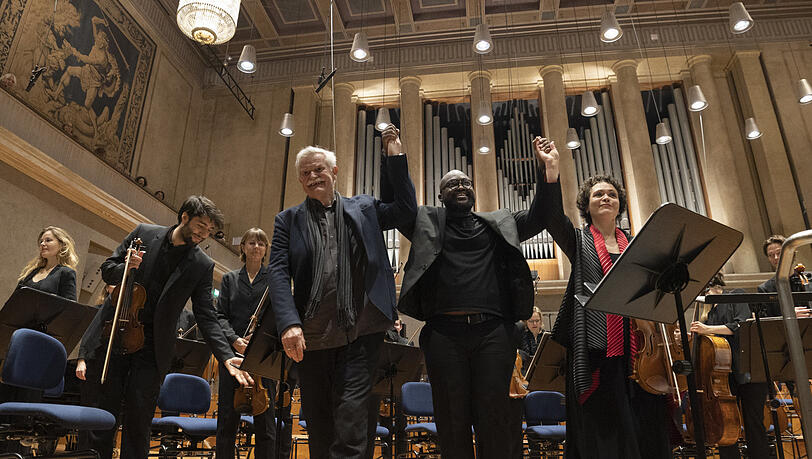Nikolaus Brass, Vimbayi Kaziboni und Tabea Zimmermann (v. r.) im Herkulessaal der Residenz.