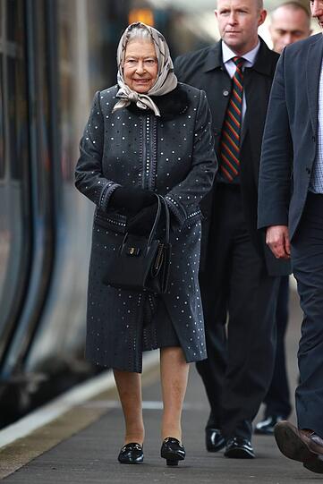 Queen Elizabeth II. wird am 21. April 92 Jahre alt und ist bekannt für ihren bunten Look.