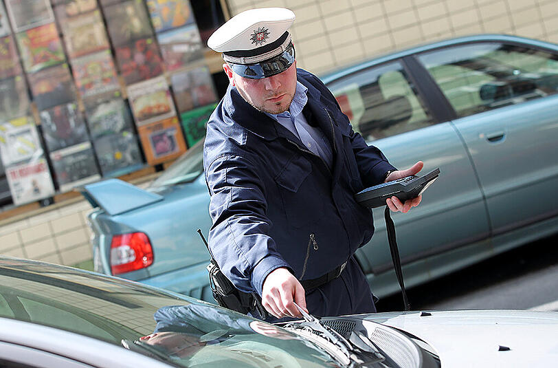 Nach rund zwei Wochen konnte das vermisste Auto gefunden werden - es fiel der Polizei als Dauerparker auf. (Archivbild)