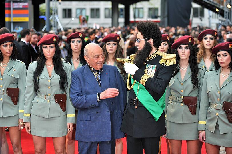 Vor lauter Freude hält der Diktator seine goldene Knarre erst mal Dodi Al-Fayed an den Kopf.